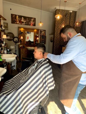 A Man`s World Barbershop, Berlin - Foto 3