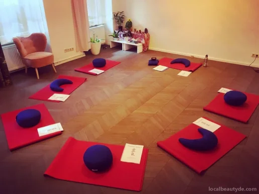 Visionary School of Reiki & Psychedelic Reiki Massage by Nina Kim - Reiki Courses & Treatments in Berlin, Berlin - Foto 3