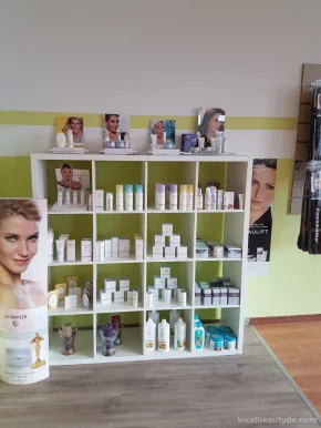 Kosmetik Studio Monica, Monica Emakpor, Erlangen - Foto 1