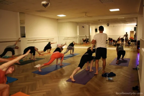 Tct.Yoga und Flow-Workout ❤️ (online, Park und Studio), Köln - Foto 2