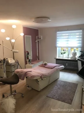 Kosmetikstudio Helga | Visagist, Haarentfernung & Hautbehandlung | München | Bogenhausen, München - Foto 3