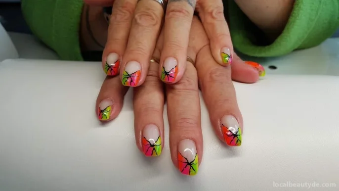 Creative Nails / " Schöne Nägel sind kein Zufall" Professionelles Fingernagel und Fusspflegestudio, Niedersachsen - Foto 4