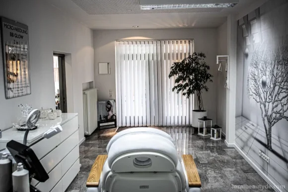 Professional Beauty Home UG - Dermatologische & Onkologische Medizinische Kosmetik, Niedersachsen - Foto 1